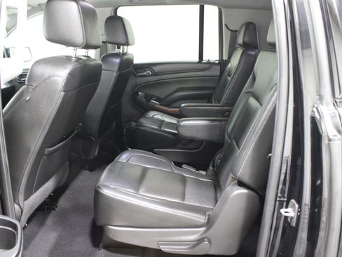 Used 2020 Chevrolet Suburban Premier image 26