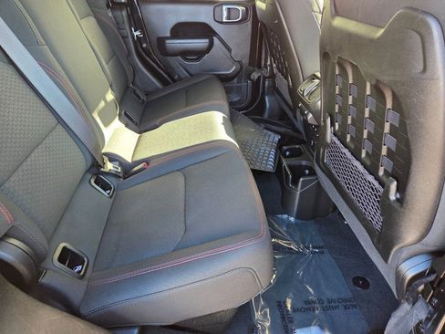 Used 2022 Jeep Gladiator Rubicon w/ Cold Weather Group image 13