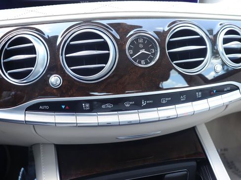 Used 2020 Mercedes-Benz S 560 Sedan image 32