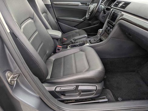 Used 2018 Volkswagen Passat 2.0T SE FWD image 21