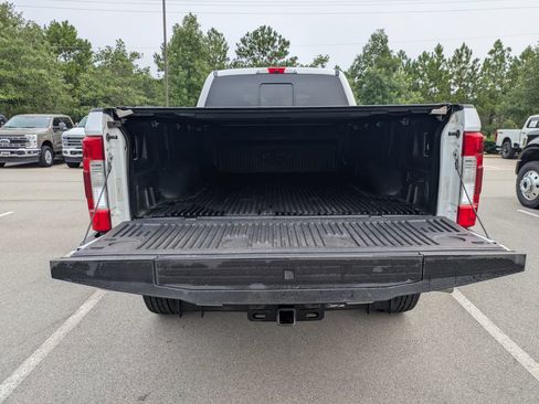 Used 2017 Ford F250 Lariat w/ Lariat Ultimate Package AWD/4WD image 36