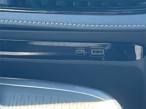 Used 2025 Buick Enclave Preferred image 29