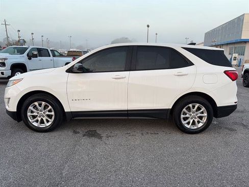 Used 2021 Chevrolet Equinox LS w/ LS Convenience Package image 4