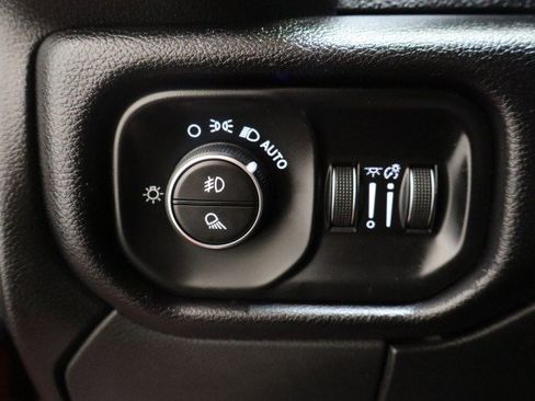 Used 2022 RAM 2500 Laramie AWD/4WD image 32