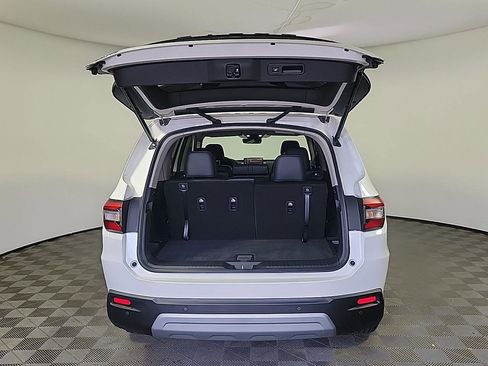 Certified 2025 Honda Pilot EX-L image 6