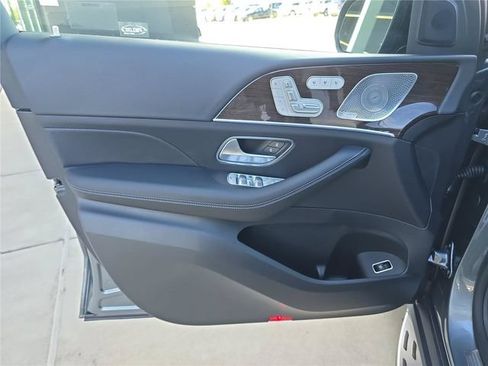 Used 2026 Mercedes-Benz GLS 450 4MATIC image 22