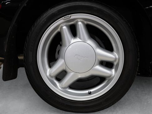 Used 1995 Ford Mustang GT RWD image 8