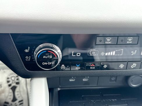New 2026 Mitsubishi Outlander SEL AWD/4WD image 36