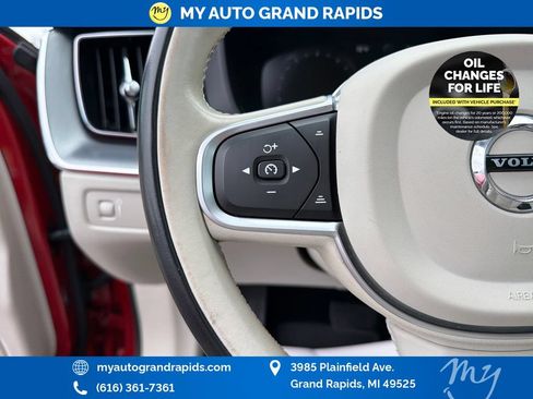 Used 2019 Volvo XC60 T6 Momentum w/ Protection Package Premier AWD/4WD image 15