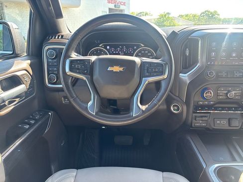 Certified 2020 Chevrolet Silverado 1500 LTZ AWD/4WD image 16