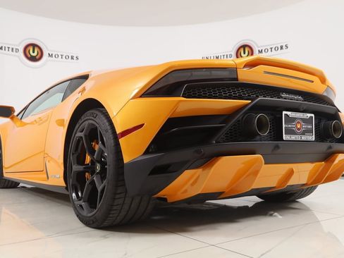 Used 2022 Lamborghini Huracan EVO image 31