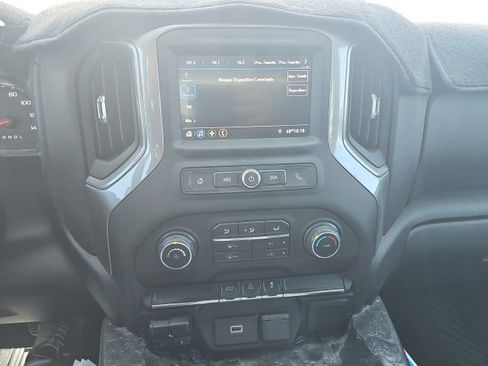 Used 2020 Chevrolet Silverado 2500 Custom w/ Custom Value Package AWD/4WD image 17