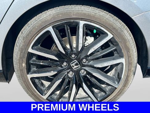 Used 2025 Honda Accord Touring image 14