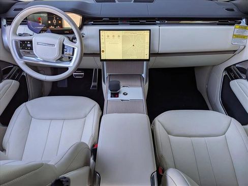 New 2026 Land Rover Range Rover Long Wheelbase SE image 14