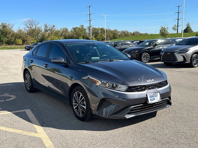Used 2023 Kia Forte LXS w/ LXS Technology Package FWD image 3