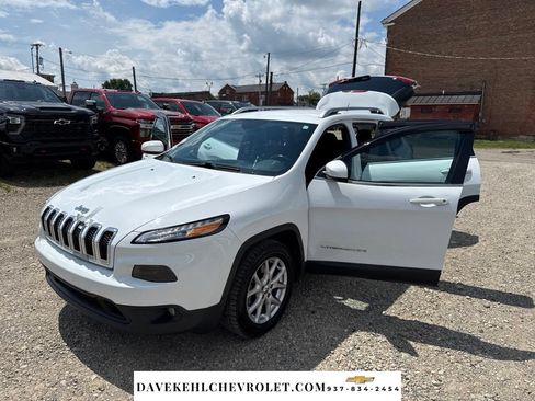 Used 2014 Jeep Cherokee Latitude FWD image 31