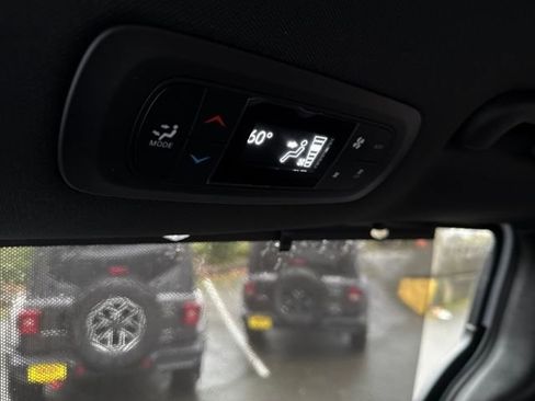 New 2026 Chrysler Pacifica Select image 34