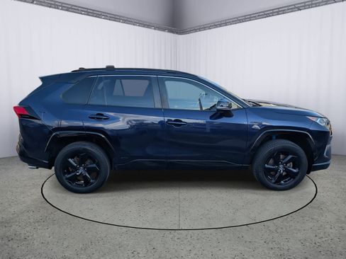 Used 2019 Toyota RAV4 XSE image 2