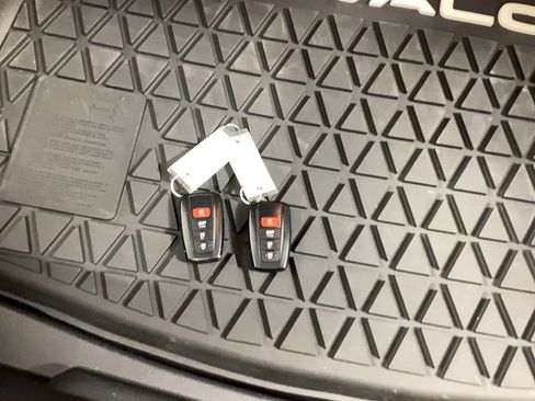 Used 2021 Toyota Avalon Touring image 32