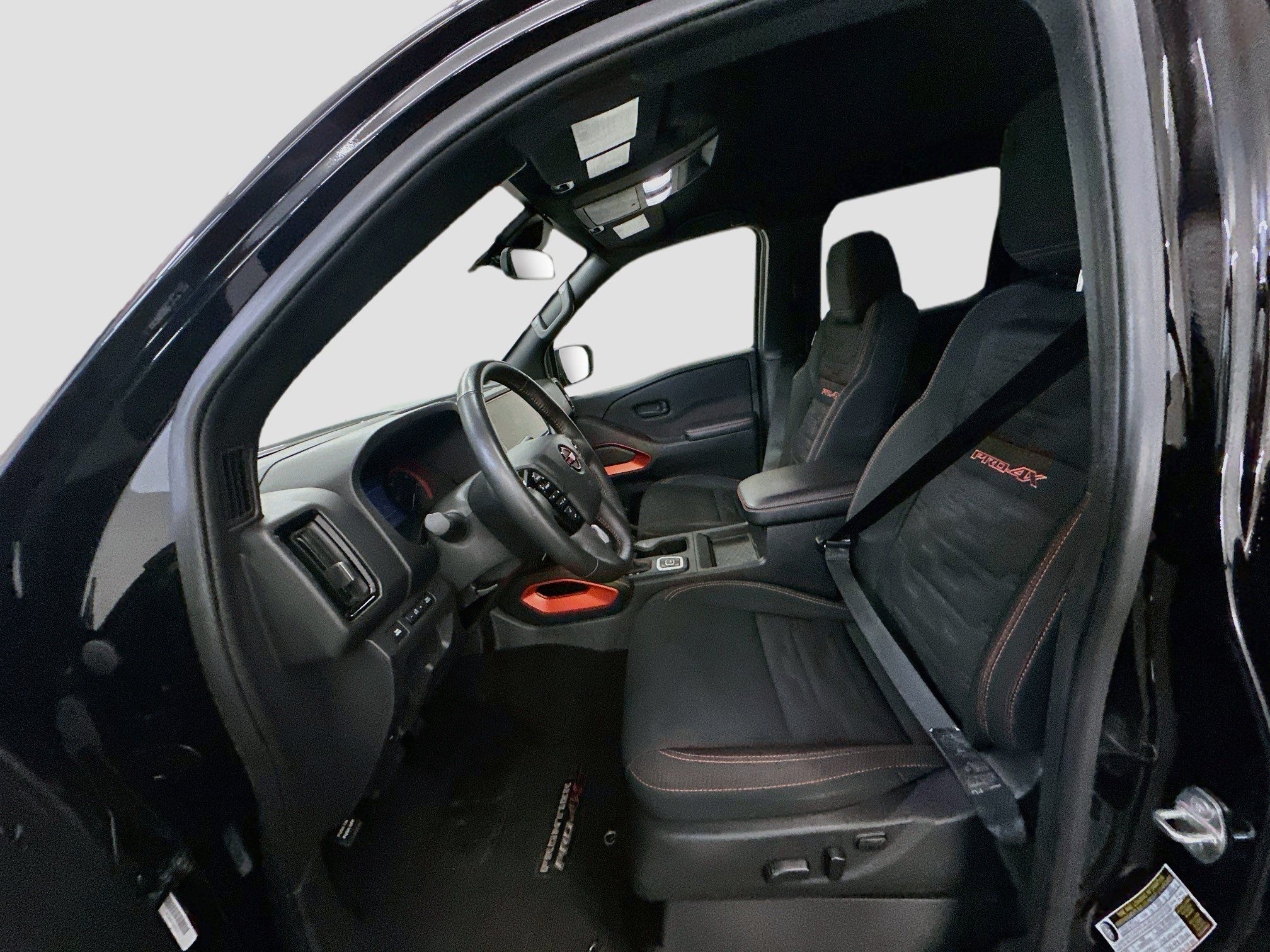 Used 2026 Nissan Frontier PRO-4X AWD/4WD image 13