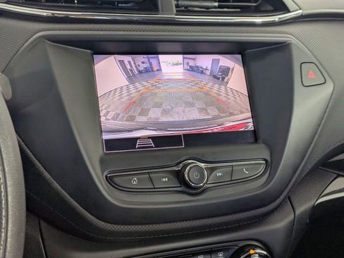 Used 2021 Chevrolet TrailBlazer LS AWD/4WD image 17