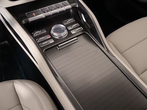 New 2026 Lincoln Nautilus Premier AWD/4WD image 8