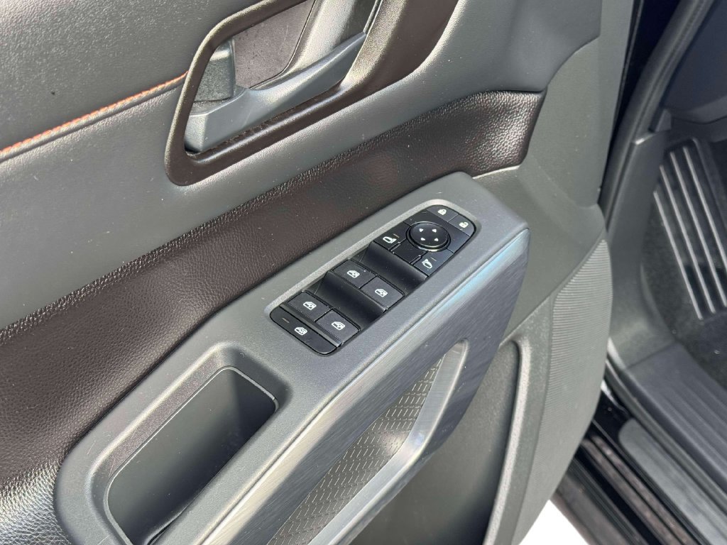 Used 2024 Nissan Pathfinder Rock Creek AWD/4WD image 19
