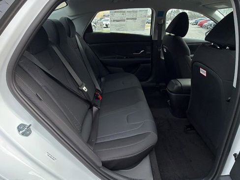 New 2026 Hyundai Elantra SE image 16