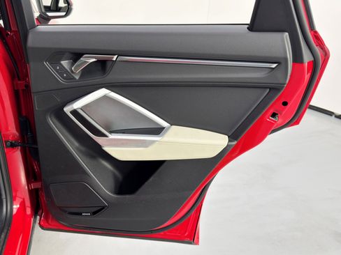 Used 2023 Audi Q3 2.0T Premium Plus image 44