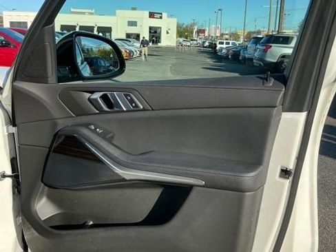 Used 2021 BMW X5 xDrive40i w/ Convenience Package image 23