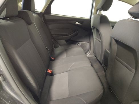 Used 2017 Ford Focus SE FWD image 19