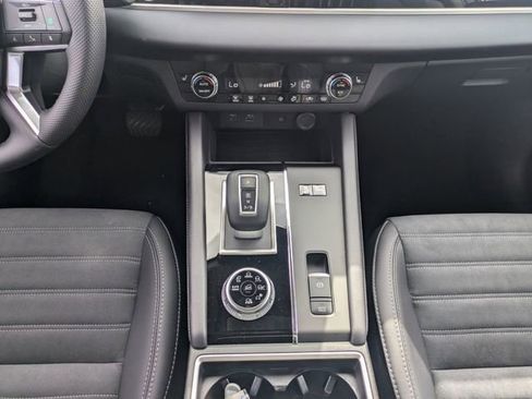 New 2025 Mitsubishi Outlander SE image 20