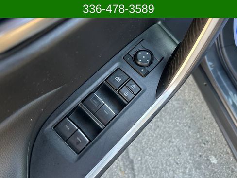 Used 2023 Toyota RAV4 XLE Premium image 11