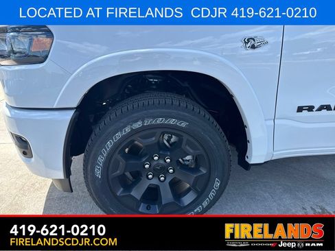 New 2026 RAM 1500 4x4 Crew Cab image 3