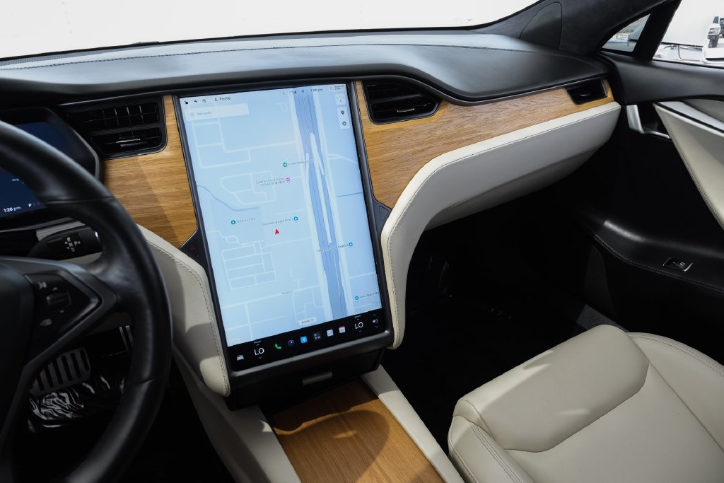 Used 2020 Tesla Model S Long Range Plus AWD/4WD image 24