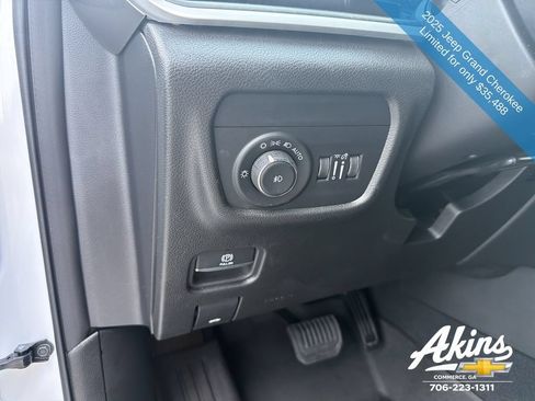 Used 2025 Jeep Grand Cherokee Limited w/ Trailer Tow Package RWD image 14