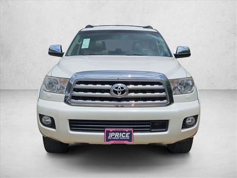Used 2017 Toyota Sequoia Platinum AWD/4WD image 2