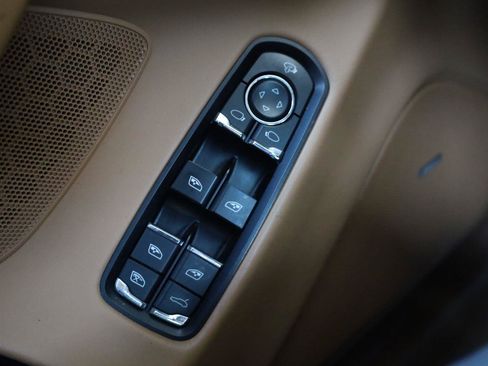 Used 2011 Porsche Panamera 4 AWD/4WD image 33