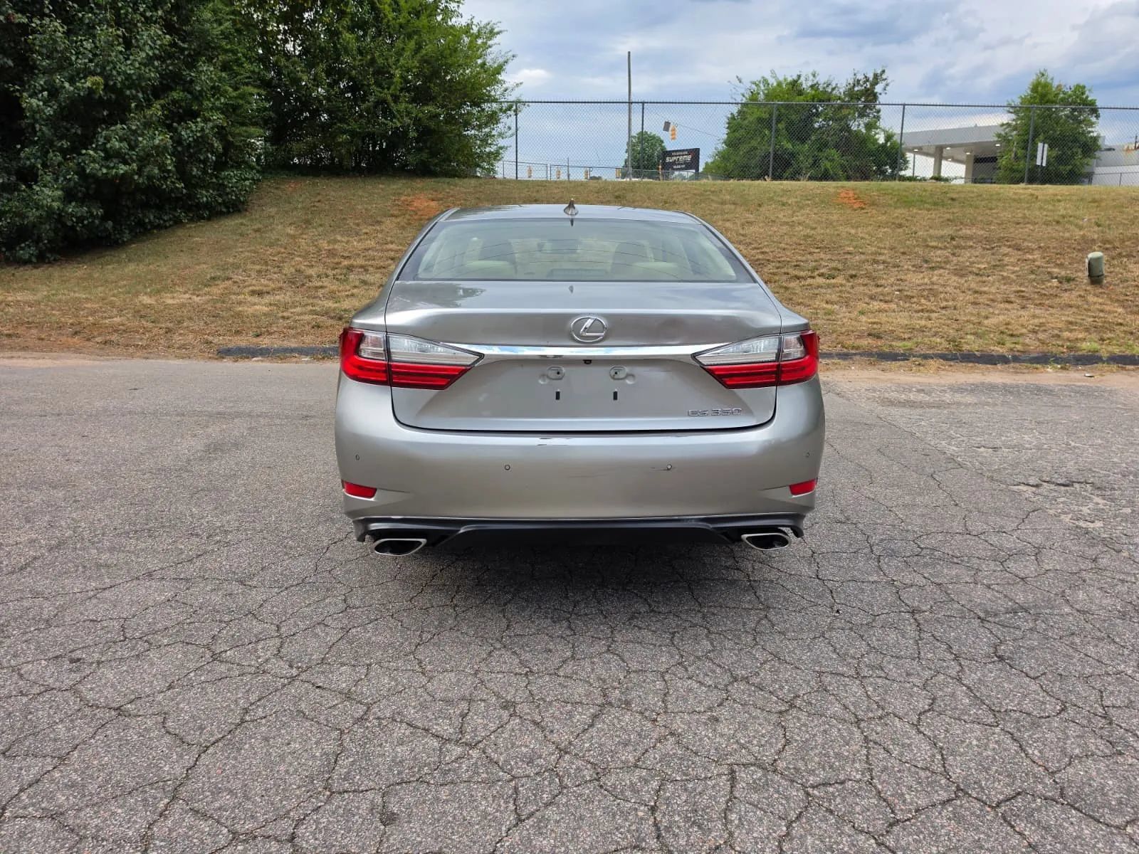 Used 2016 Lexus ES 350 w/ Luxury Package w/Wood Trim FWD image 8
