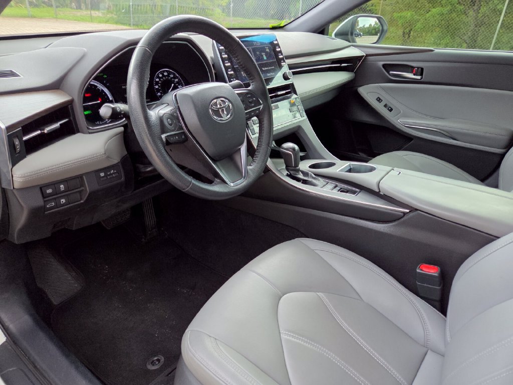 Used 2021 Toyota Avalon XLE FWD image 25