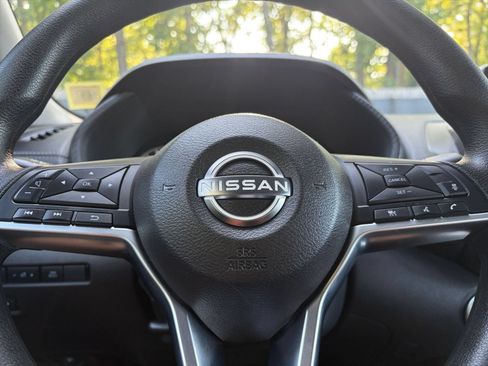 Used 2025 Nissan Sentra SV FWD image 25