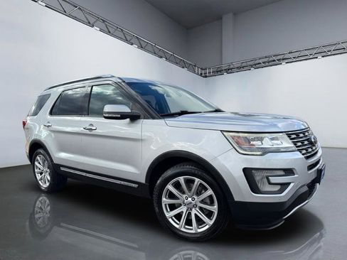 Used 2017 Ford Explorer Limited image 22