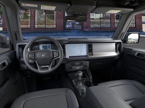 New 2025 Ford Bronco Badlands image 9