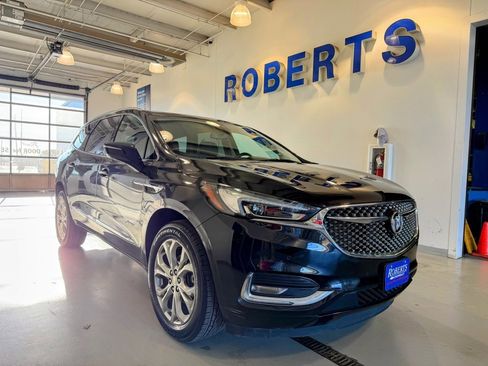 Used 2021 Buick Enclave Avenir w/ Avenir Technology Package image 2
