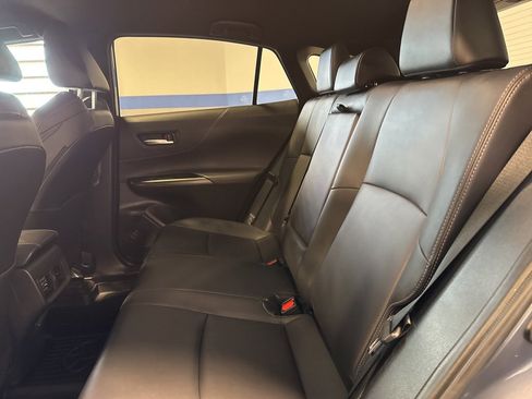 Used 2024 Toyota Venza XLE image 25