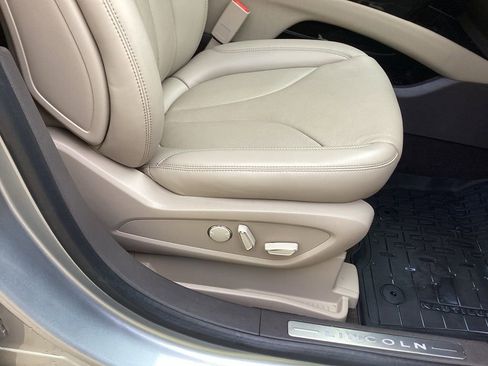 Used 2022 Lincoln Nautilus Reserve w/ Equipment Group 201A image 29