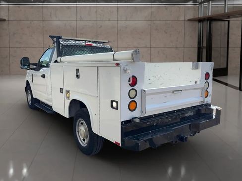 Used 2017 Ford F250 XL w/ Power Equipment Group image 5