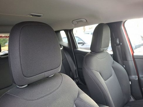 Certified 2023 Jeep Renegade Latitude image 13