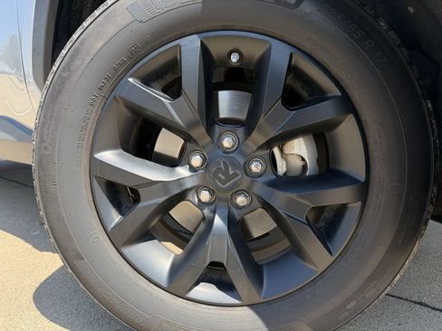 Used 2023 Toyota RAV4 LE FWD image 10
