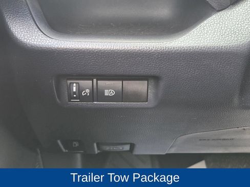 Used 2019 Toyota RAV4 LE w/ Carpet Mat Package AWD/4WD image 23